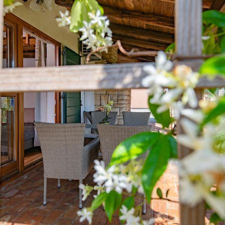 House Boris Apartment Loborika Екстериор снимка