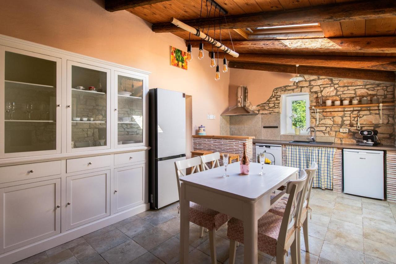 House Boris Apartment Loborika Екстериор снимка