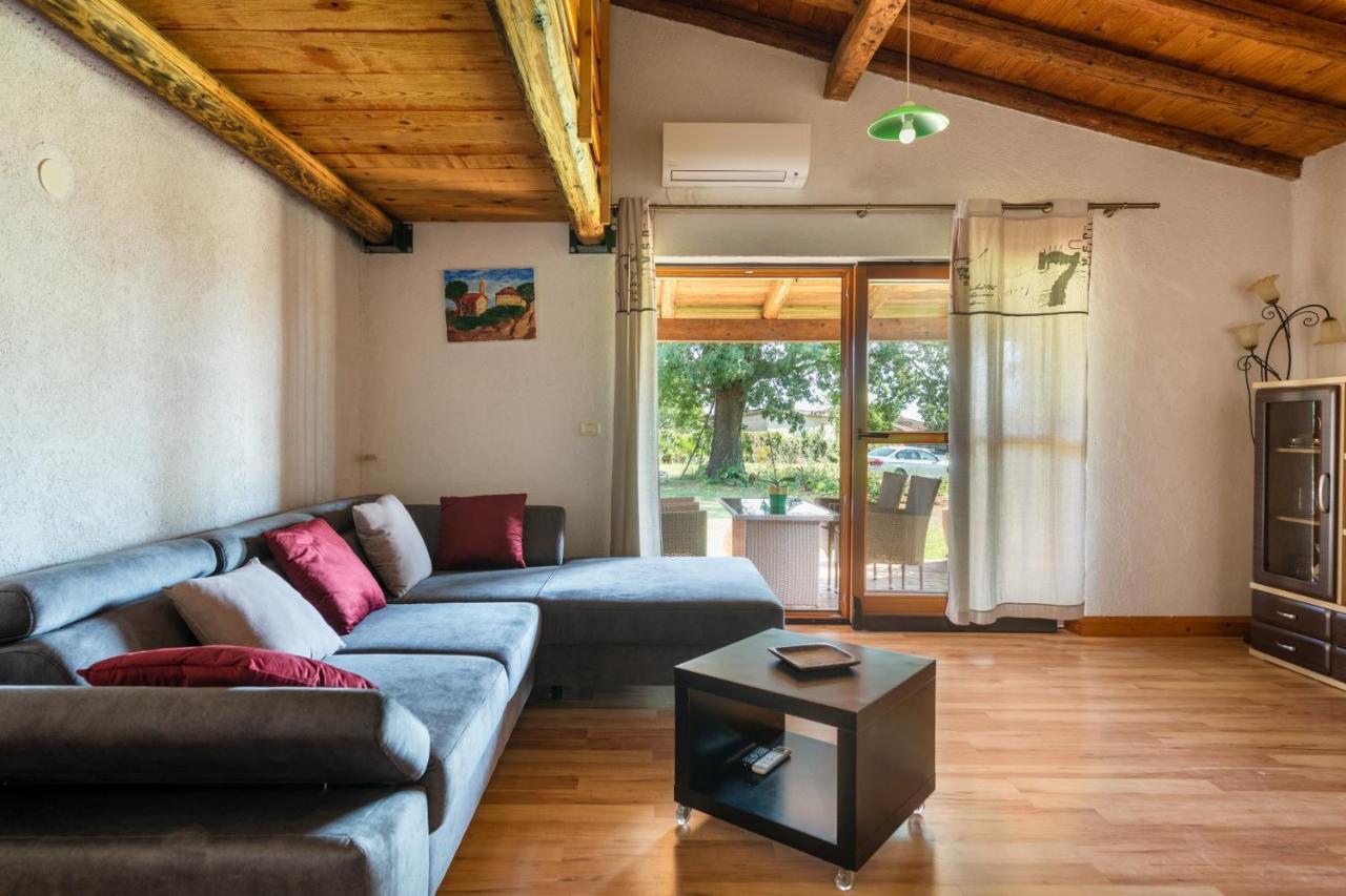 House Boris Apartment Loborika Екстериор снимка